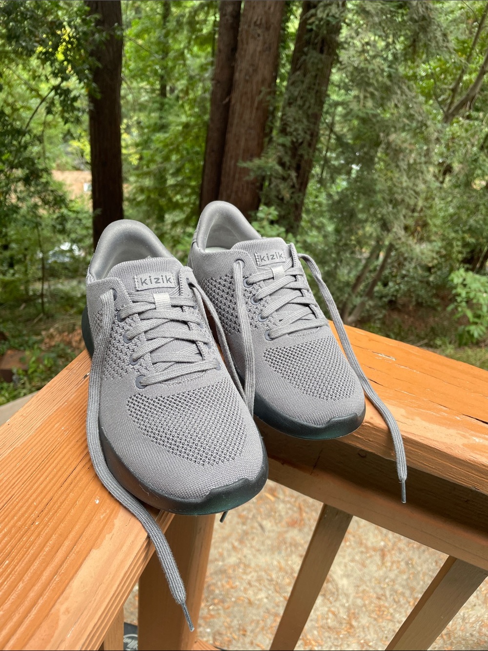 Kizik Women’s Lightweight Hands Free Gray Knit Sneakers Sz 8 Wide MINT